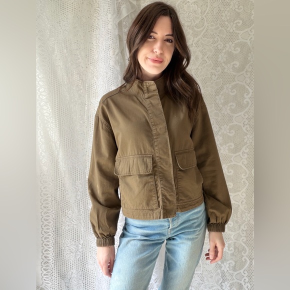 Olive Old Navy Utility Cropped Jacket Minimalist Military Style - Picture 3 of 12
